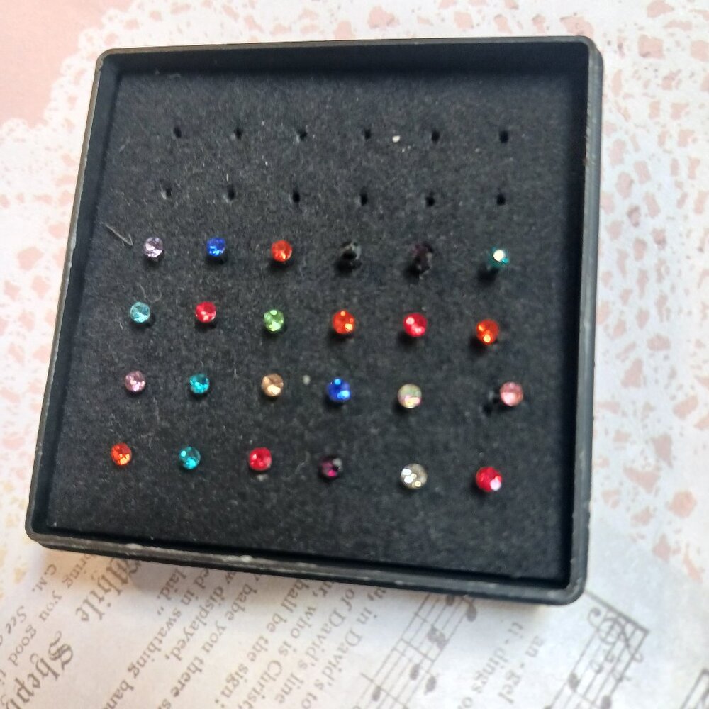 Stainless Steel Crystal Nose Studs Nose Pins  24 Piece Lot NWT